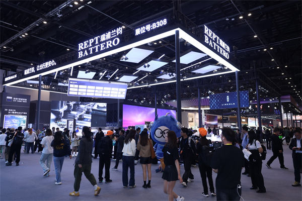 瑞浦兰钧发布闪充电池新品，落地固液混合双化学体系，深耕商用车场景