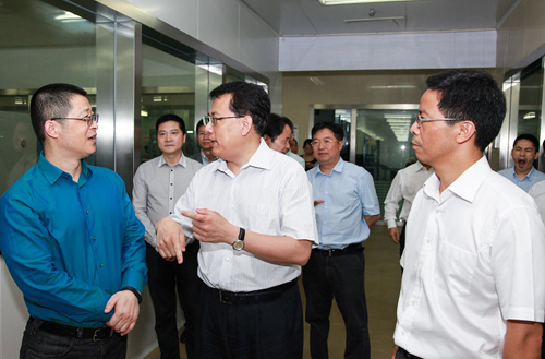 " 浙江省委常委,常务副省长袁家军在超威调研时指出